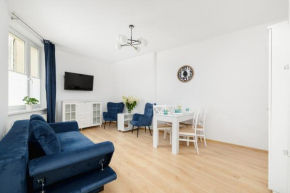 Family Apartment with Parking by Noclegi Renters
